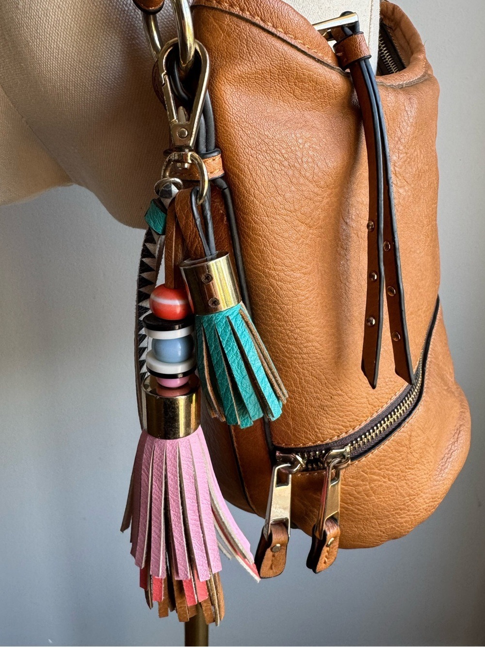 Also Faux Leather Bucket Crossbody Bag Cognac Brown Boho Tassels Zip Top Cute! - Picture 3 of 15